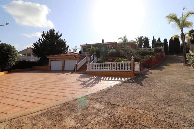 3 bedroom Villa for sale in Algorfa with pool - € 549,500 (Ref: 10013757)