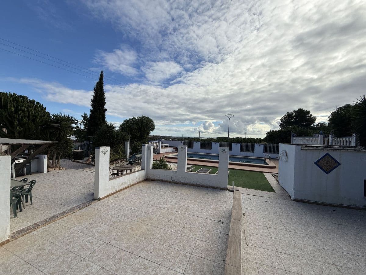 4 bedroom Finca/Country House for sale in Pilar de la Horadada with pool - € 335,000 (Ref: 10013761)