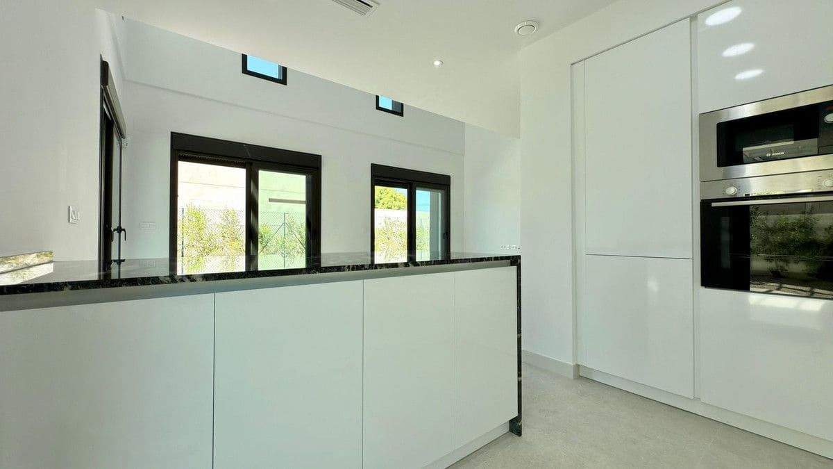 4 slaapkamer Villa te koop in Alicante stad met zwembad - € 897.000 (Ref: 10013763)