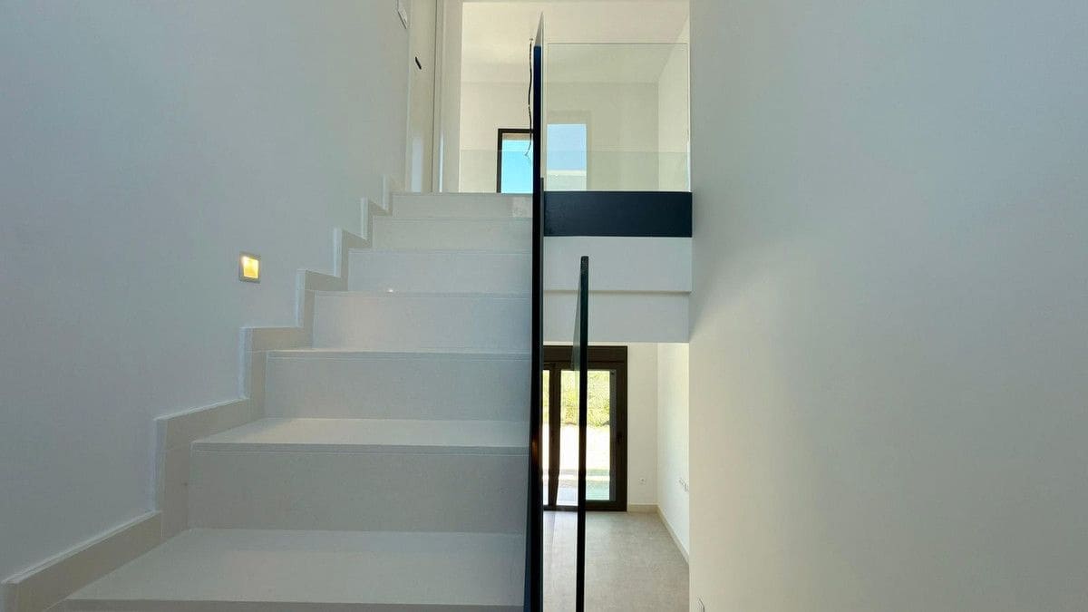 4 slaapkamer Villa te koop in Alicante stad met zwembad - € 897.000 (Ref: 10013763)