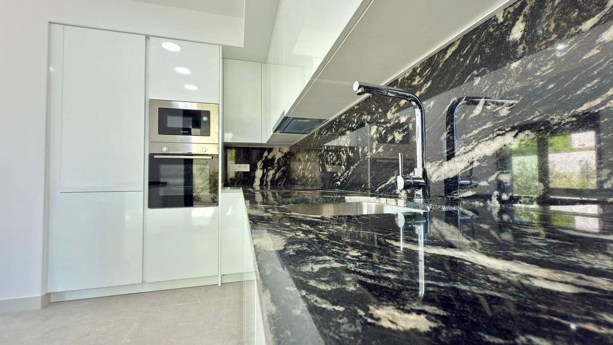 4 slaapkamer Villa te koop in Alicante stad met zwembad - € 897.000 (Ref: 10013763)