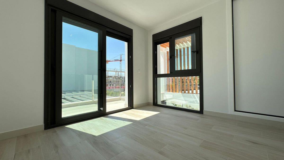 4 slaapkamer Villa te koop in Alicante stad met zwembad - € 897.000 (Ref: 10013763)