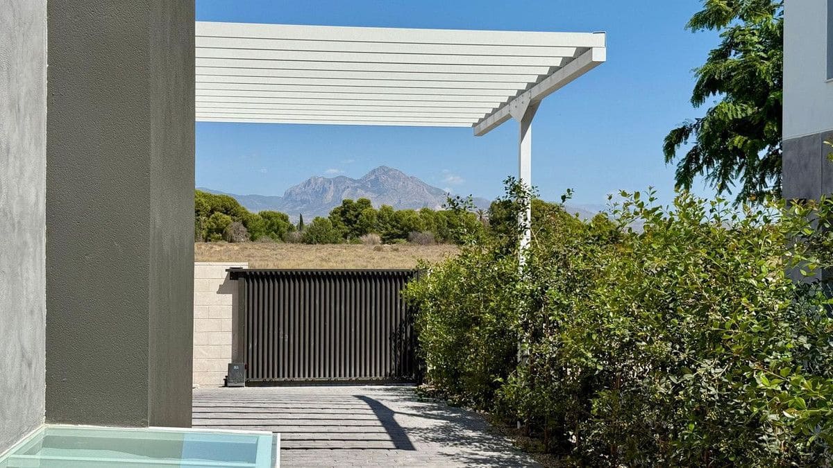 4 slaapkamer Villa te koop in Alicante stad met zwembad - € 897.000 (Ref: 10013763)