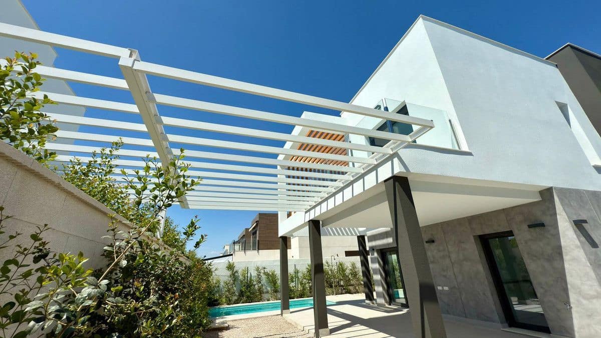 4 slaapkamer Villa te koop in Alicante stad met zwembad - € 897.000 (Ref: 10013763)