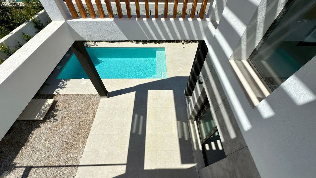 4 slaapkamer Villa te koop in Alicante stad met zwembad - € 897.000 (Ref: 10013763)