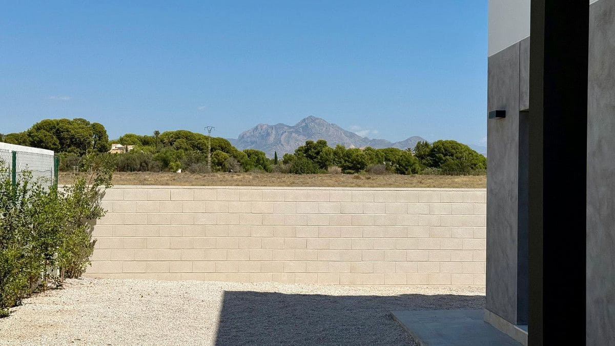 4 slaapkamer Villa te koop in Alicante stad met zwembad - € 897.000 (Ref: 10013763)