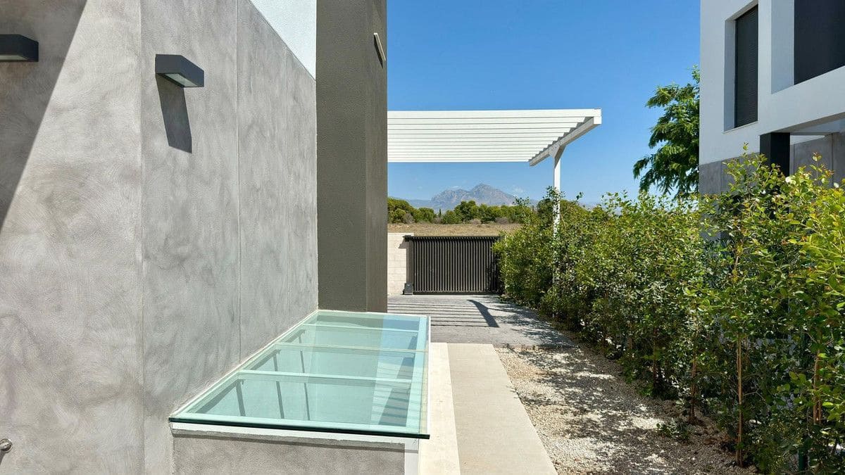 4 slaapkamer Villa te koop in Alicante stad met zwembad - € 897.000 (Ref: 10013763)