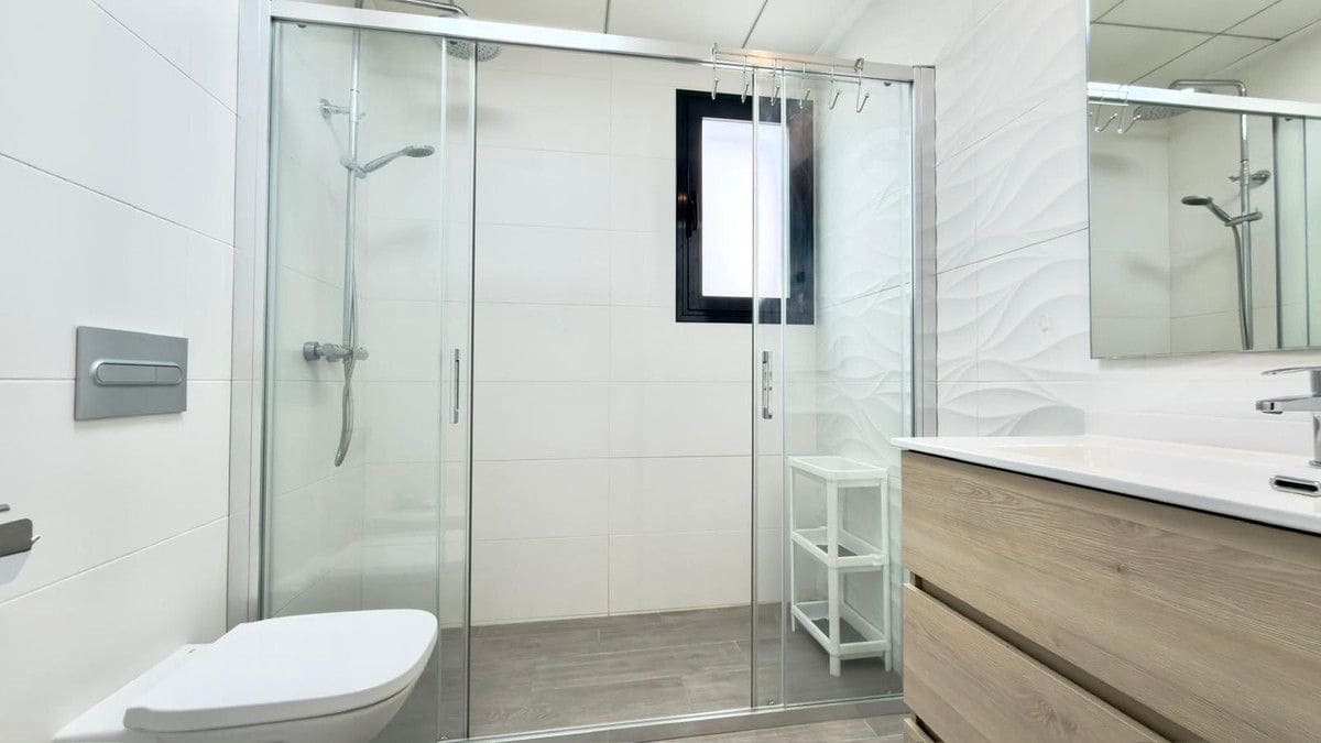 3 bedroom Villa for sale in El Campello with pool - € 620,000 (Ref: 10013764)