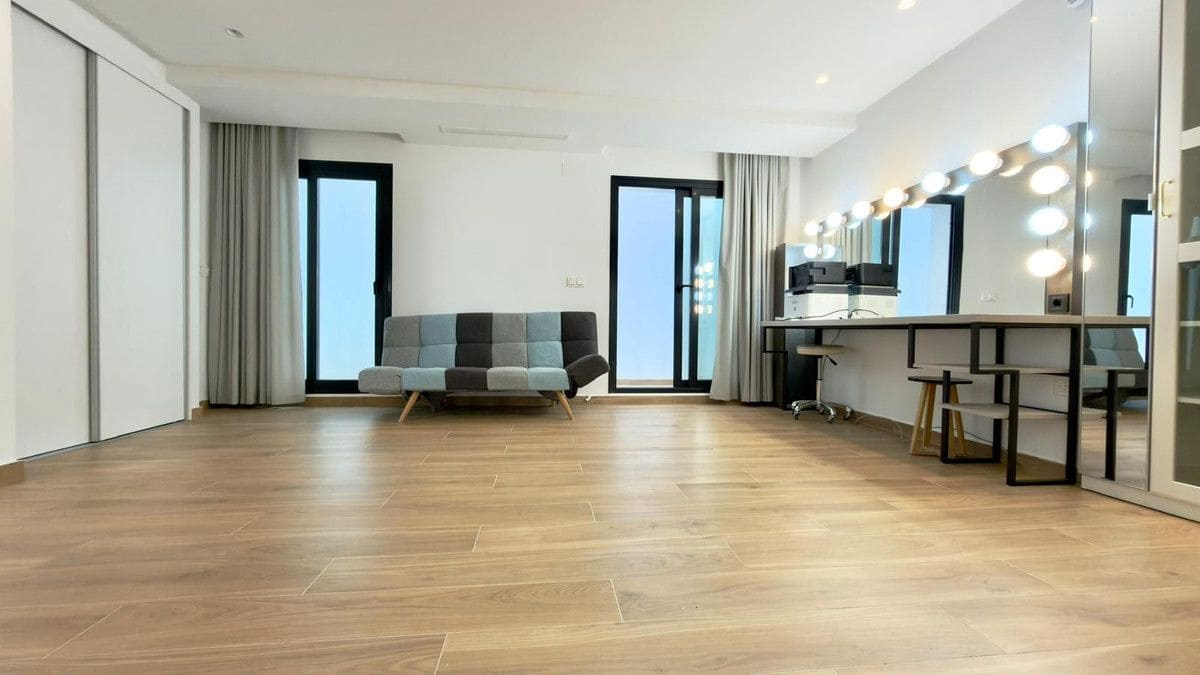 3 bedroom Villa for sale in El Campello with pool - € 620,000 (Ref: 10013764)