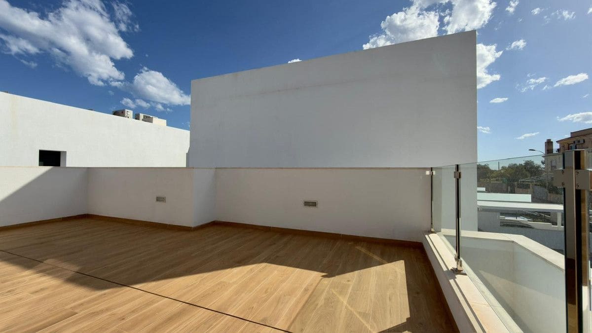 3 bedroom Villa for sale in El Campello with pool - € 620,000 (Ref: 10013764)