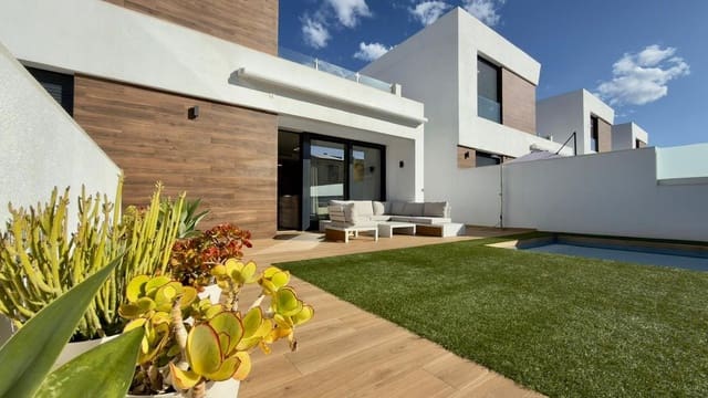 3 bedroom Villa for sale in El Campello with pool - € 620,000 (Ref: 10013764)