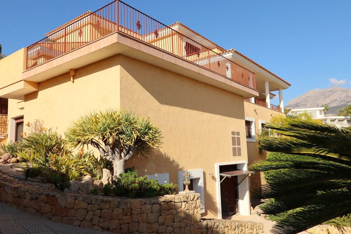 5 slaapkamer Villa te koop in Altea - € 1.800.000 (Ref: 10013785)