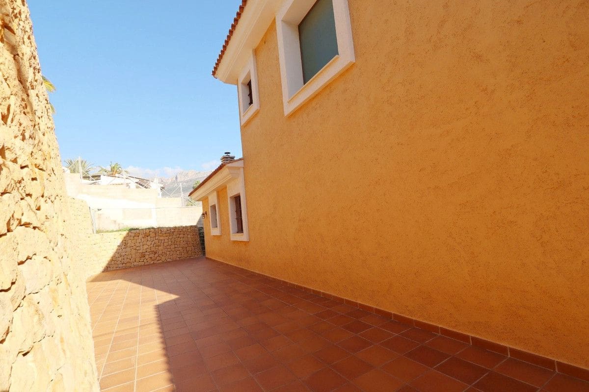 5 slaapkamer Villa te koop in Altea - € 1.800.000 (Ref: 10013785)