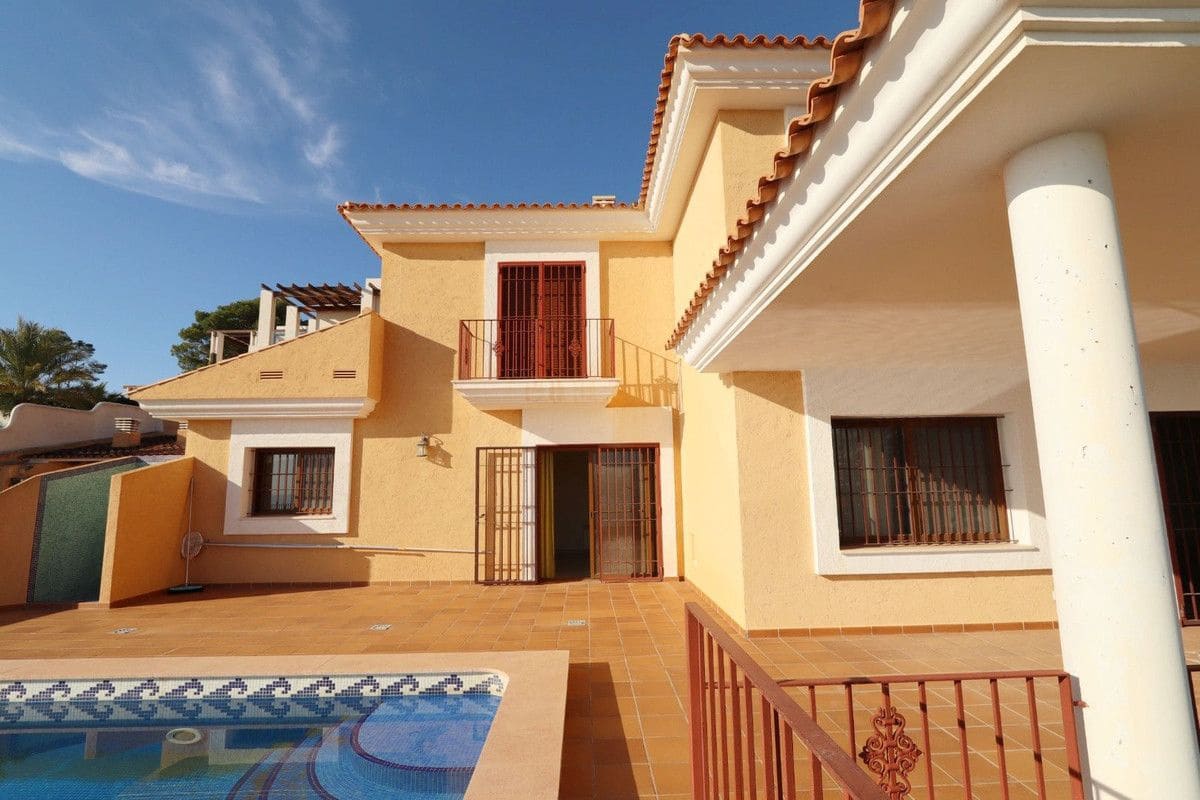 5 slaapkamer Villa te koop in Altea - € 1.800.000 (Ref: 10013785)