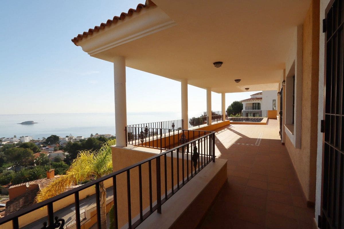 5 slaapkamer Villa te koop in Altea - € 1.800.000 (Ref: 10013785)