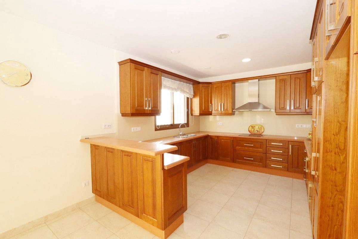 5 slaapkamer Villa te koop in Altea - € 1.800.000 (Ref: 10013785)