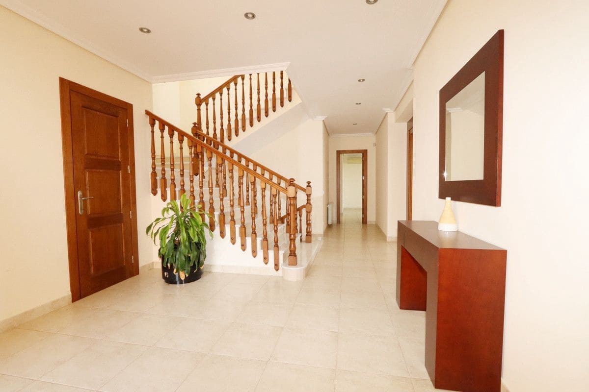 5 slaapkamer Villa te koop in Altea - € 1.800.000 (Ref: 10013785)