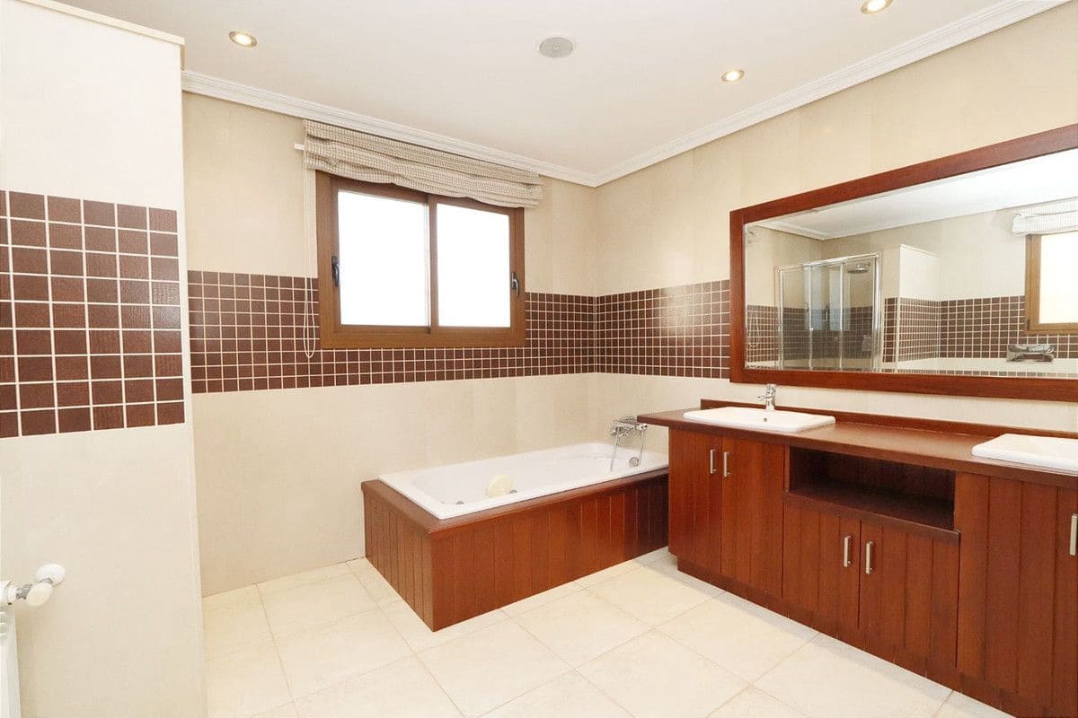 5 slaapkamer Villa te koop in Altea - € 1.800.000 (Ref: 10013785)