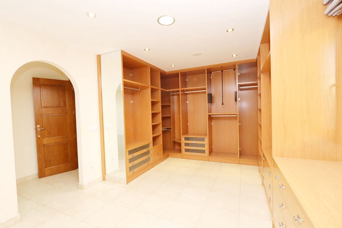 5 slaapkamer Villa te koop in Altea - € 1.800.000 (Ref: 10013785)