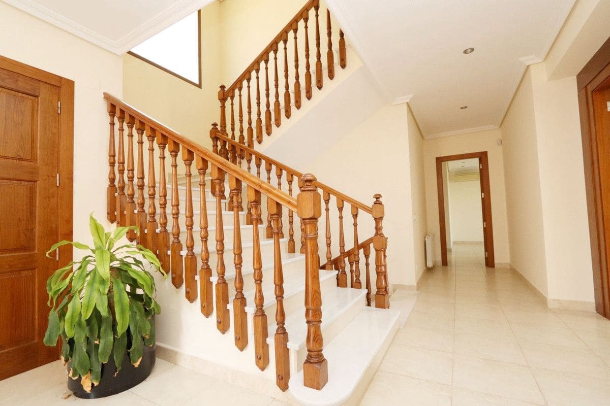 5 slaapkamer Villa te koop in Altea - € 1.800.000 (Ref: 10013785)