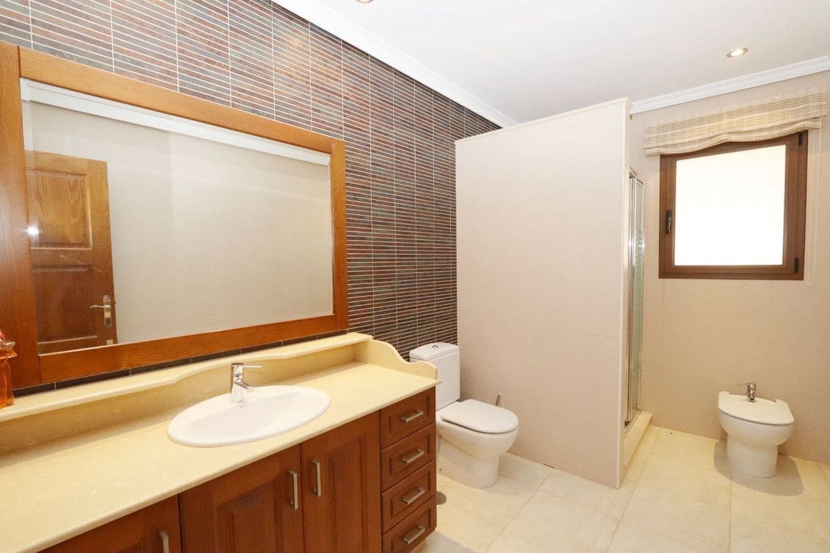 5 slaapkamer Villa te koop in Altea - € 1.800.000 (Ref: 10013785)