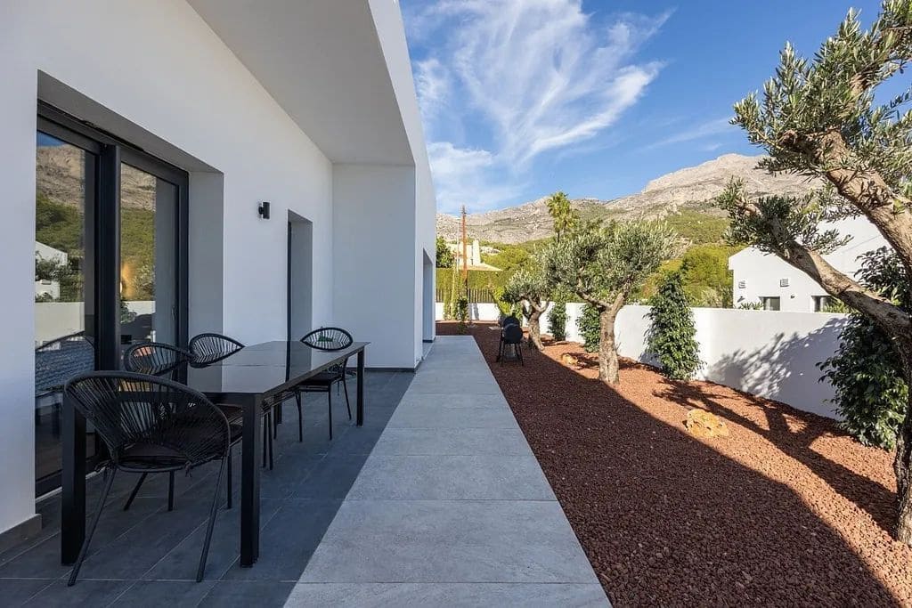 Chalet de 4 habitaciones en Altea en venta - 949.000 € (Ref: 10013786)
