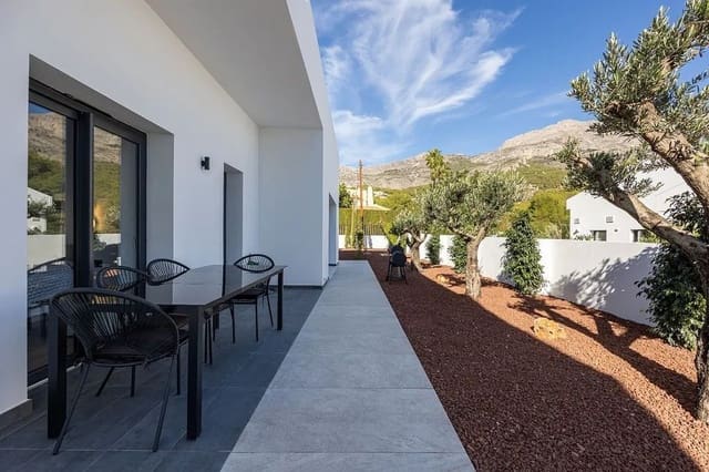 Chalet de 4 habitaciones en Altea en venta - 949.000 € (Ref: 10013786)