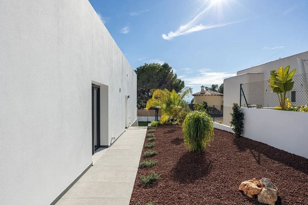 Chalet de 4 habitaciones en Altea en venta - 949.000 € (Ref: 10013786)