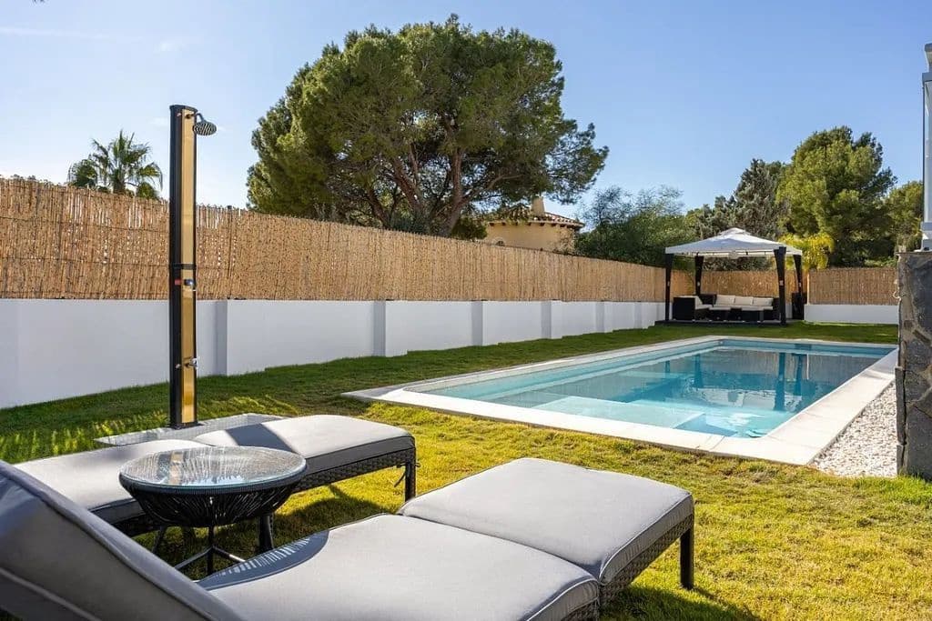 Chalet de 4 habitaciones en Altea en venta - 949.000 € (Ref: 10013786)