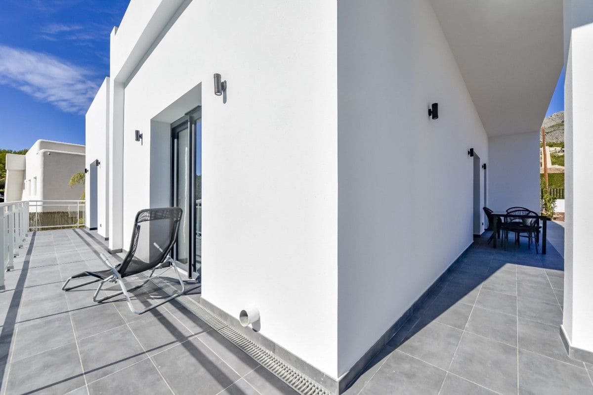 Chalet de 4 habitaciones en Altea en venta - 949.000 € (Ref: 10013786)