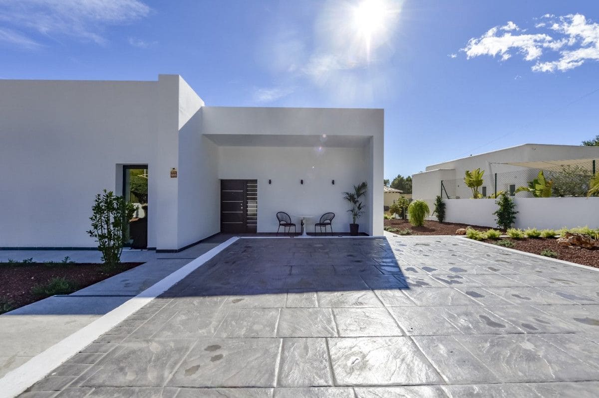 Chalet de 4 habitaciones en Altea en venta - 949.000 € (Ref: 10013786)