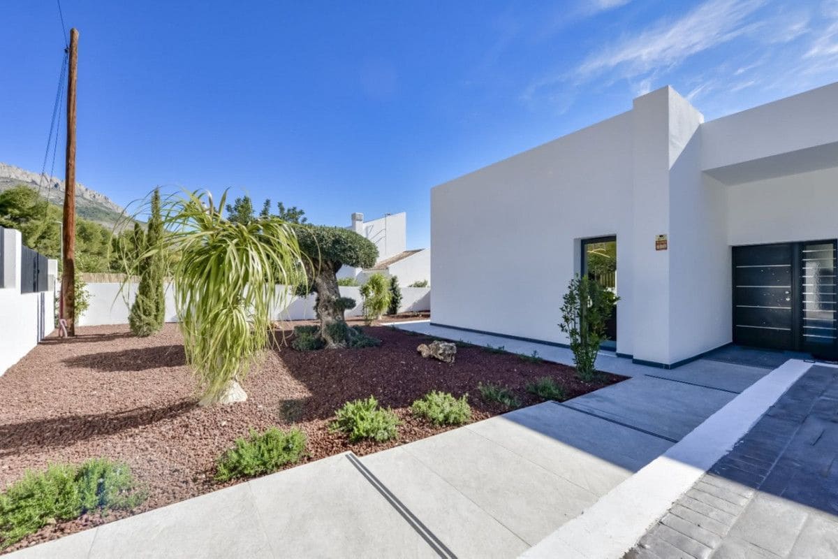 Chalet de 4 habitaciones en Altea en venta - 949.000 € (Ref: 10013786)