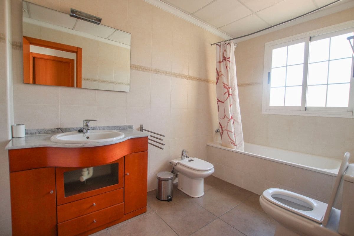 Chalet de 4 habitaciones en Calpe / Calp en venta - 499.000 € (Ref: 10013791)