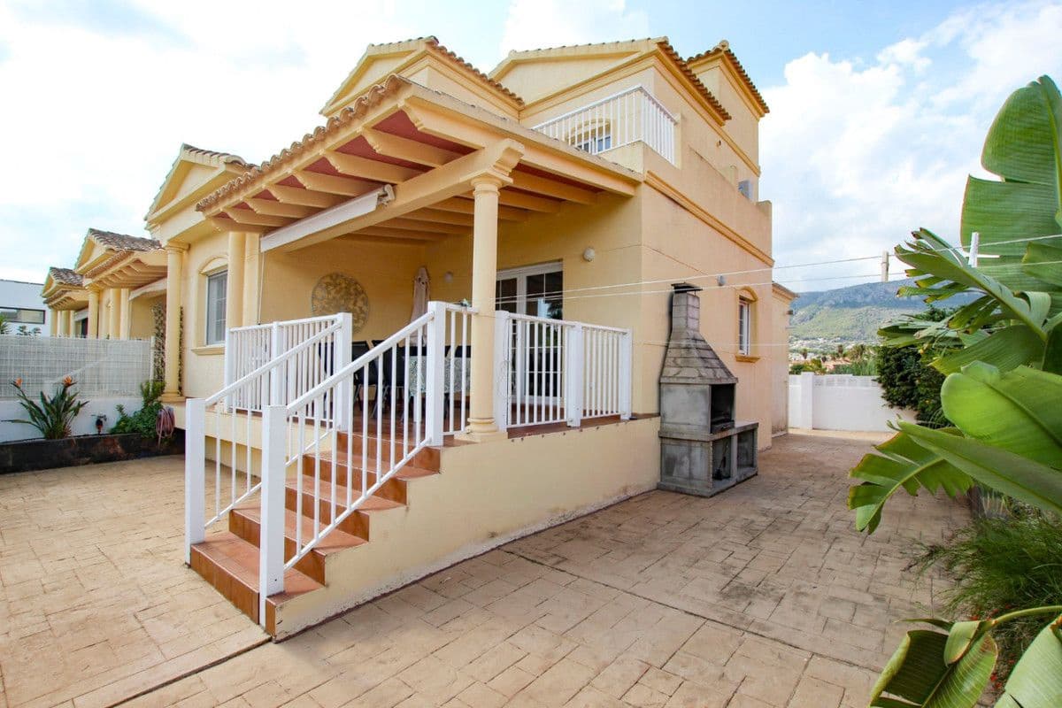 Chalet de 4 habitaciones en Calpe / Calp en venta - 499.000 € (Ref: 10013791)