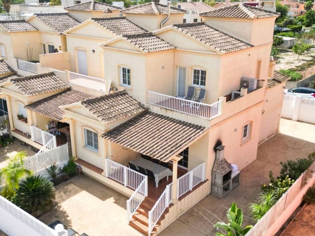 Chalet de 4 habitaciones en Calpe / Calp en venta - 499.000 € (Ref: 10013791)