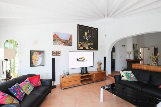 Chalet de 4 habitaciones en Calpe / Calp en venta - 650.000 € (Ref: 10013794)