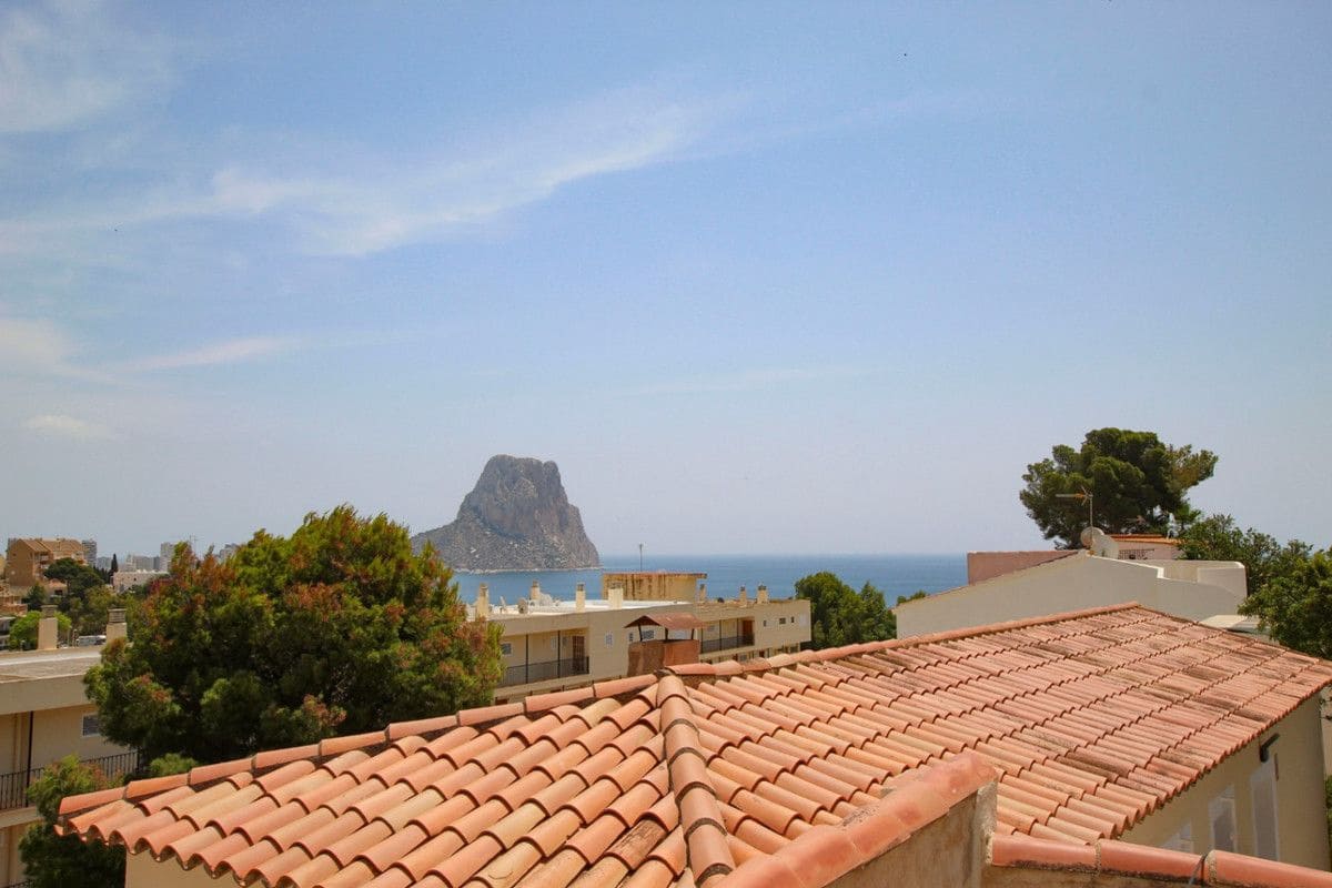 Chalet de 4 habitaciones en Calpe / Calp en venta - 650.000 € (Ref: 10013794)