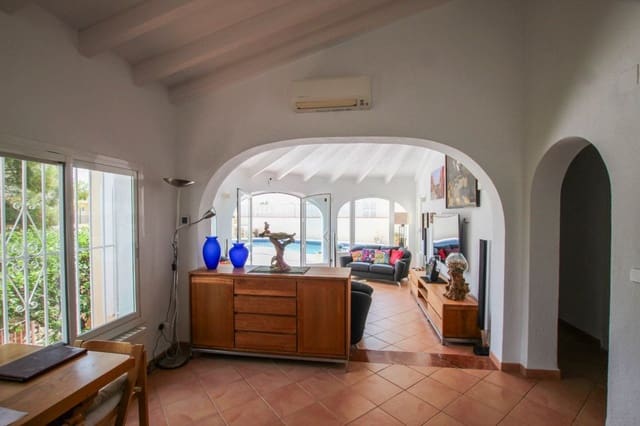 Chalet de 4 habitaciones en Calpe / Calp en venta - 650.000 € (Ref: 10013794)