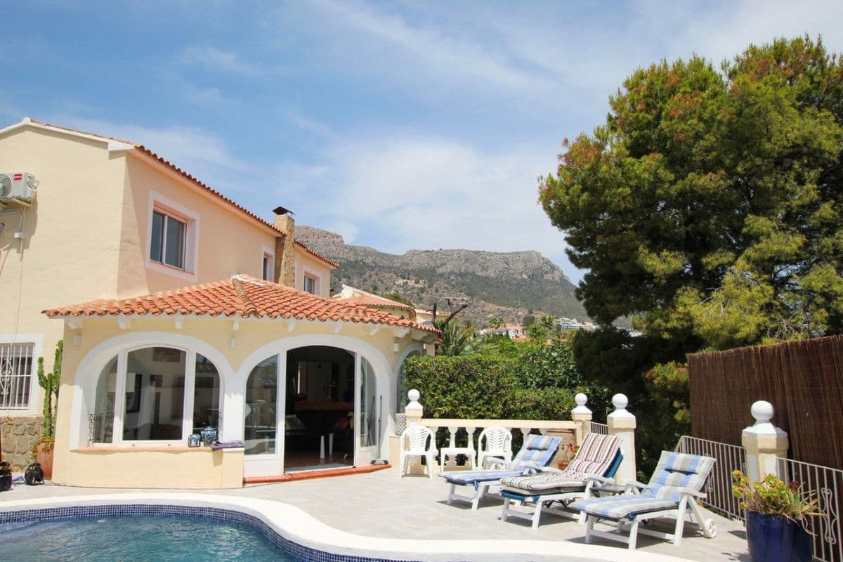 Chalet de 4 habitaciones en Calpe / Calp en venta - 650.000 € (Ref: 10013794)