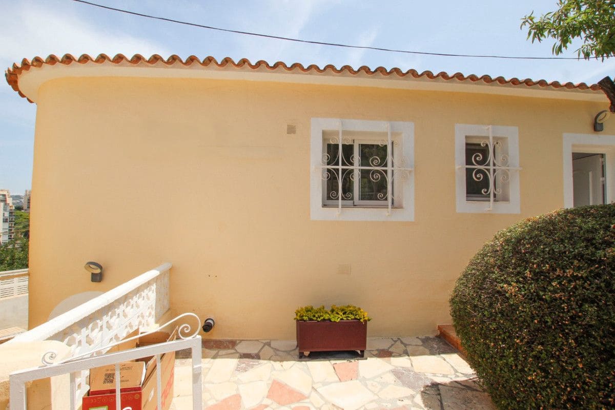 Chalet de 4 habitaciones en Calpe / Calp en venta - 650.000 € (Ref: 10013794)