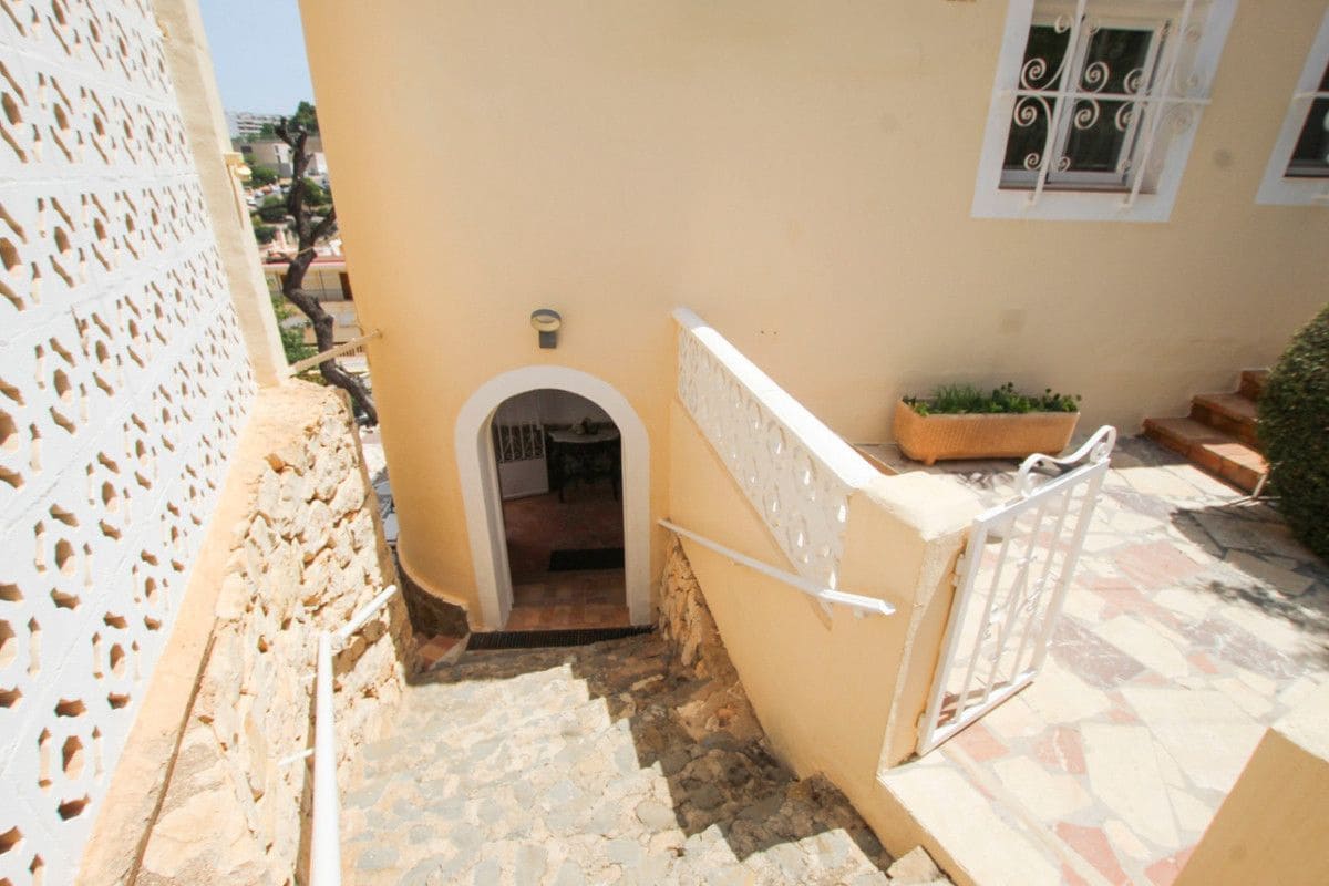 Chalet de 4 habitaciones en Calpe / Calp en venta - 650.000 € (Ref: 10013794)