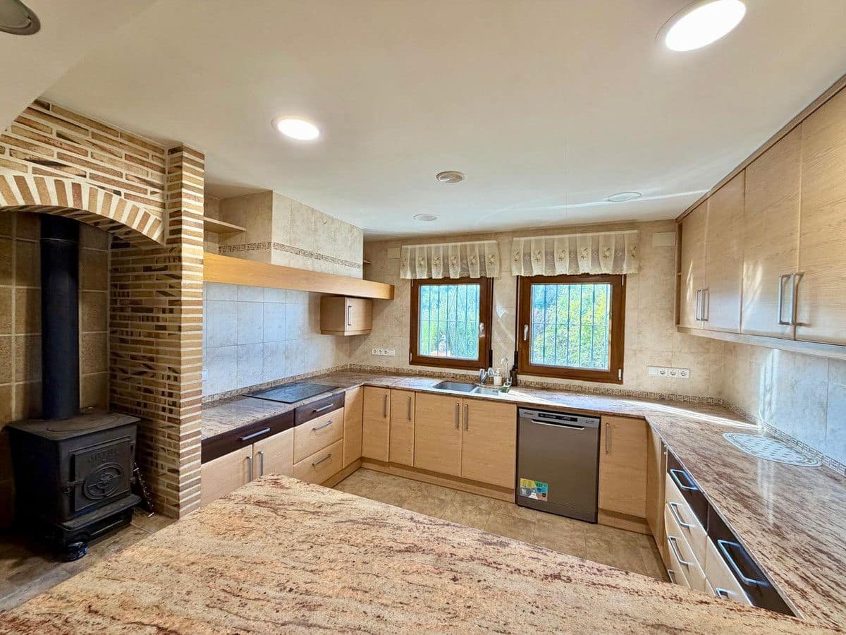8 bedroom Villa for sale in Pedreguer - € 975,000 (Ref: 10013802)
