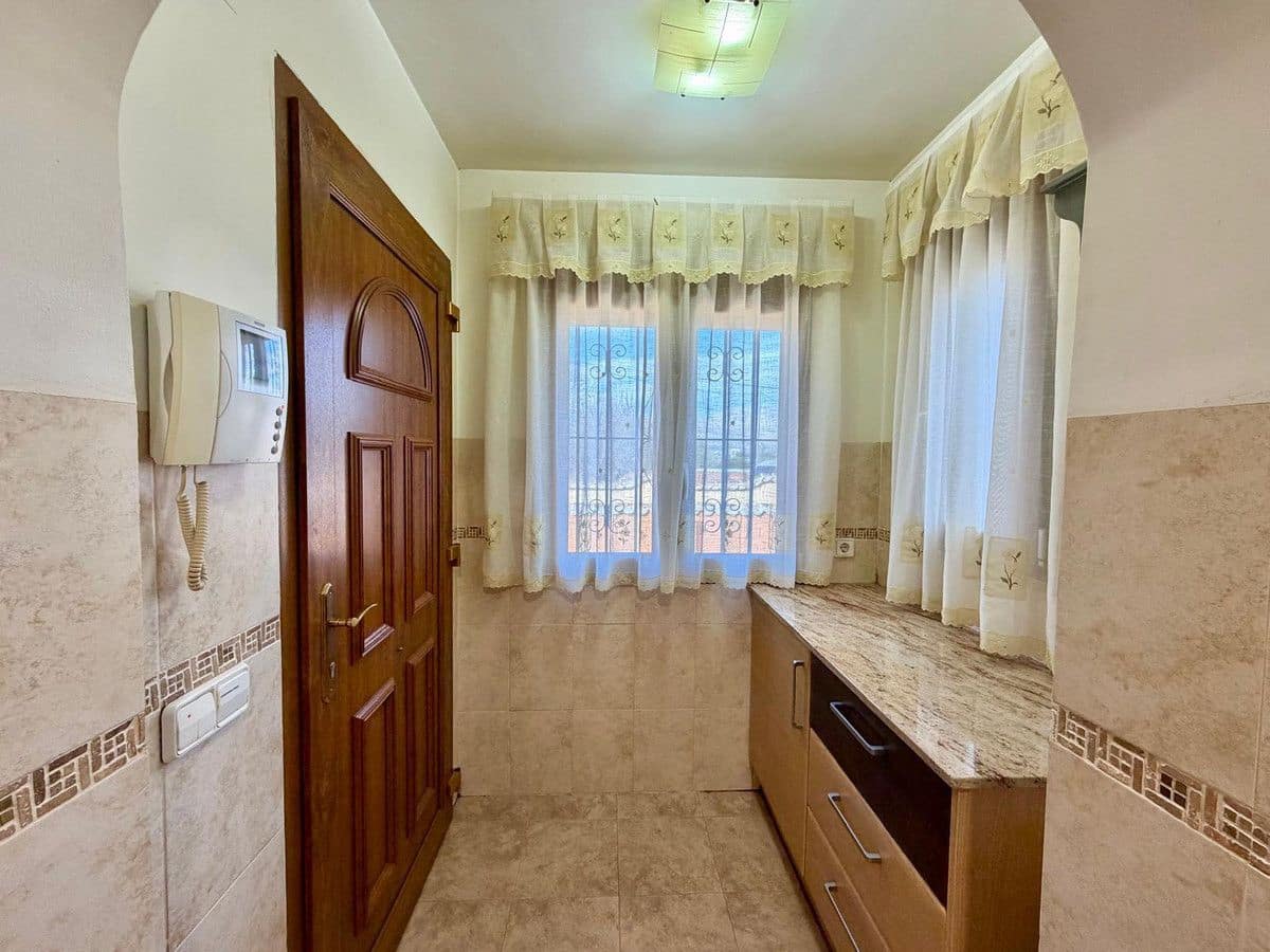 8 bedroom Villa for sale in Pedreguer - € 975,000 (Ref: 10013802)