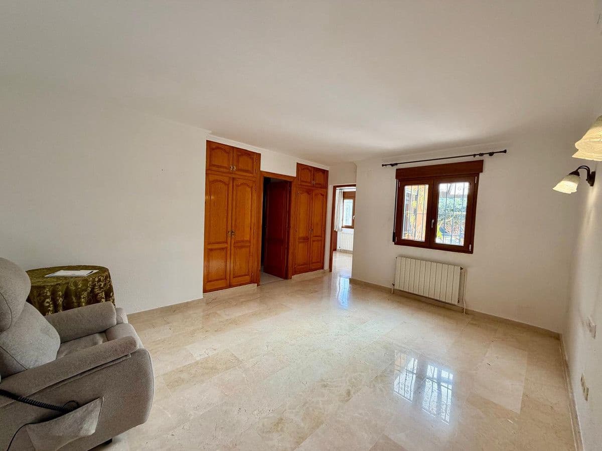 8 bedroom Villa for sale in Pedreguer - € 975,000 (Ref: 10013802)