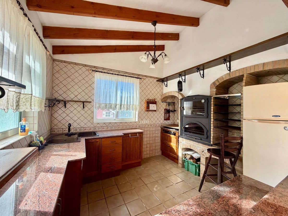 8 bedroom Villa for sale in Pedreguer - € 975,000 (Ref: 10013802)