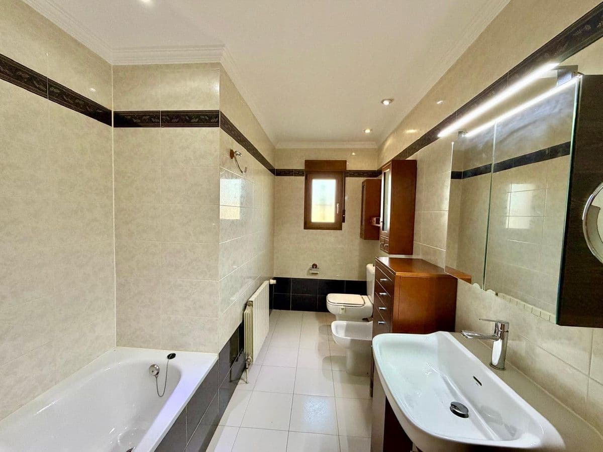 8 bedroom Villa for sale in Pedreguer - € 975,000 (Ref: 10013802)