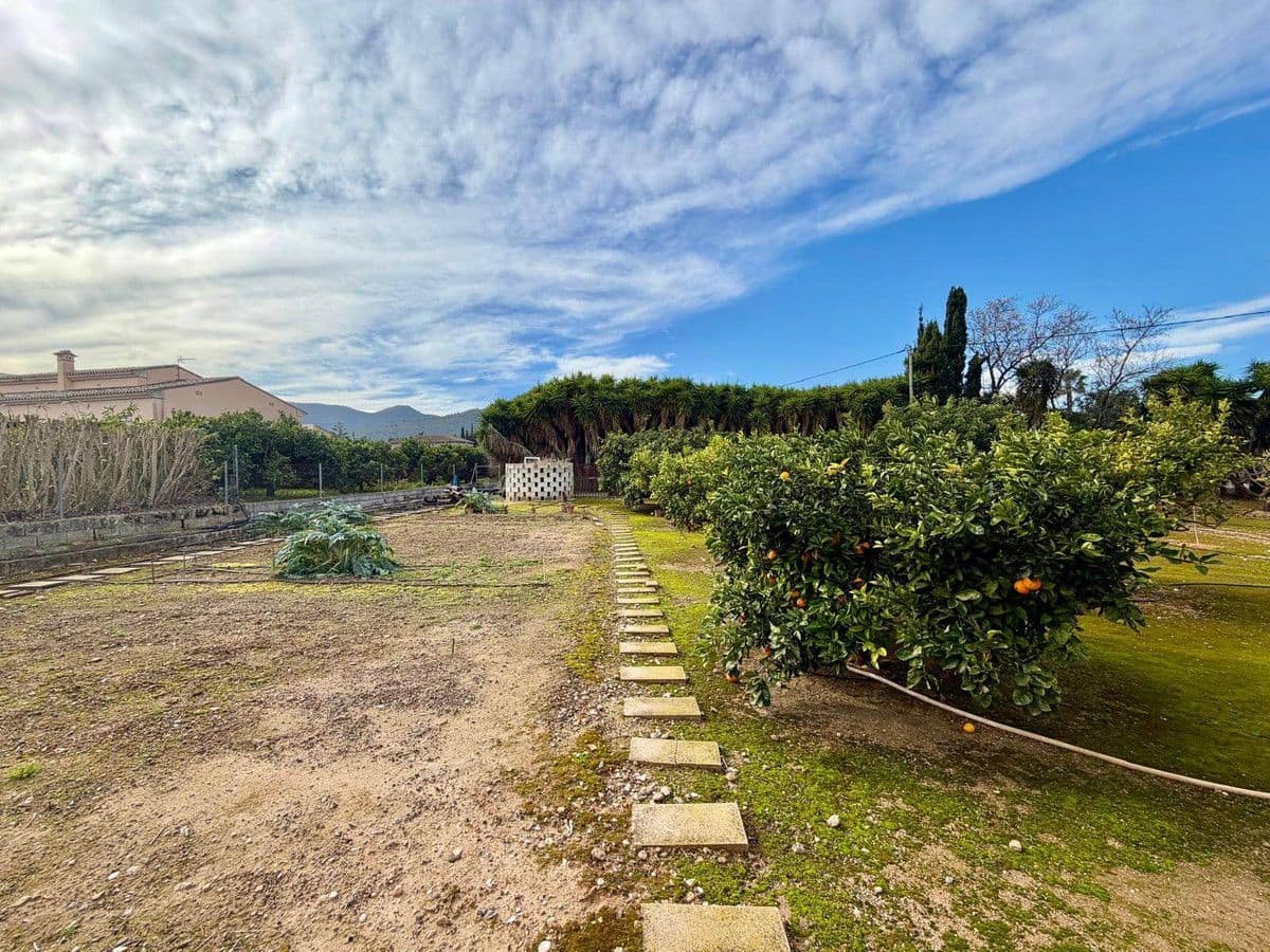 8 bedroom Villa for sale in Pedreguer - € 975,000 (Ref: 10013802)