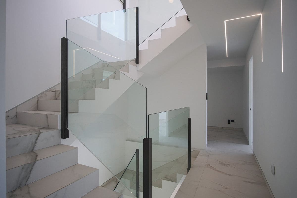 5 bedroom Villa for sale in Altea - € 2,500,000 (Ref: 10013806)