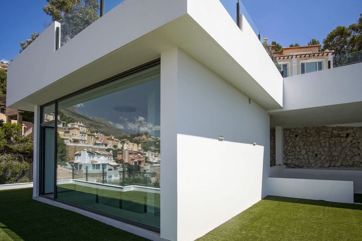 5 bedroom Villa for sale in Altea - € 2,500,000 (Ref: 10013806)