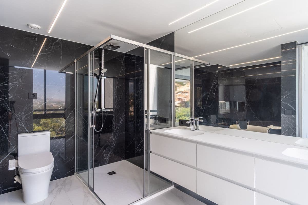 5 bedroom Villa for sale in Altea - € 2,500,000 (Ref: 10013806)